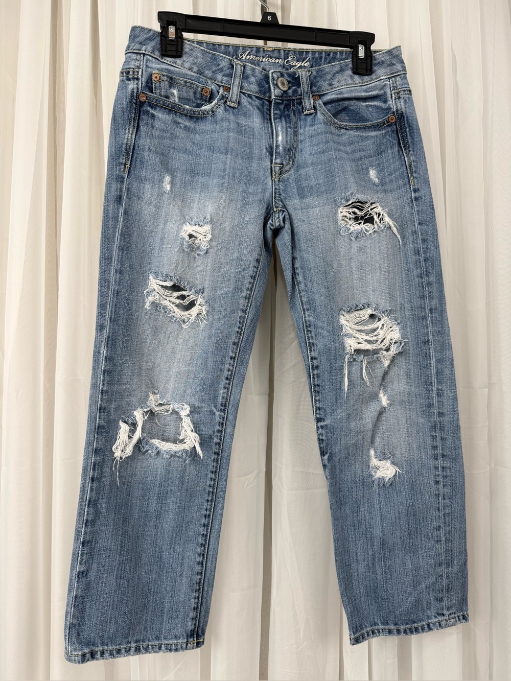 American Eagle Boy Fit Distressed Jeans Size 0 Light Wash Cropped Denim